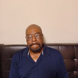 Meet your Posher, Carlos